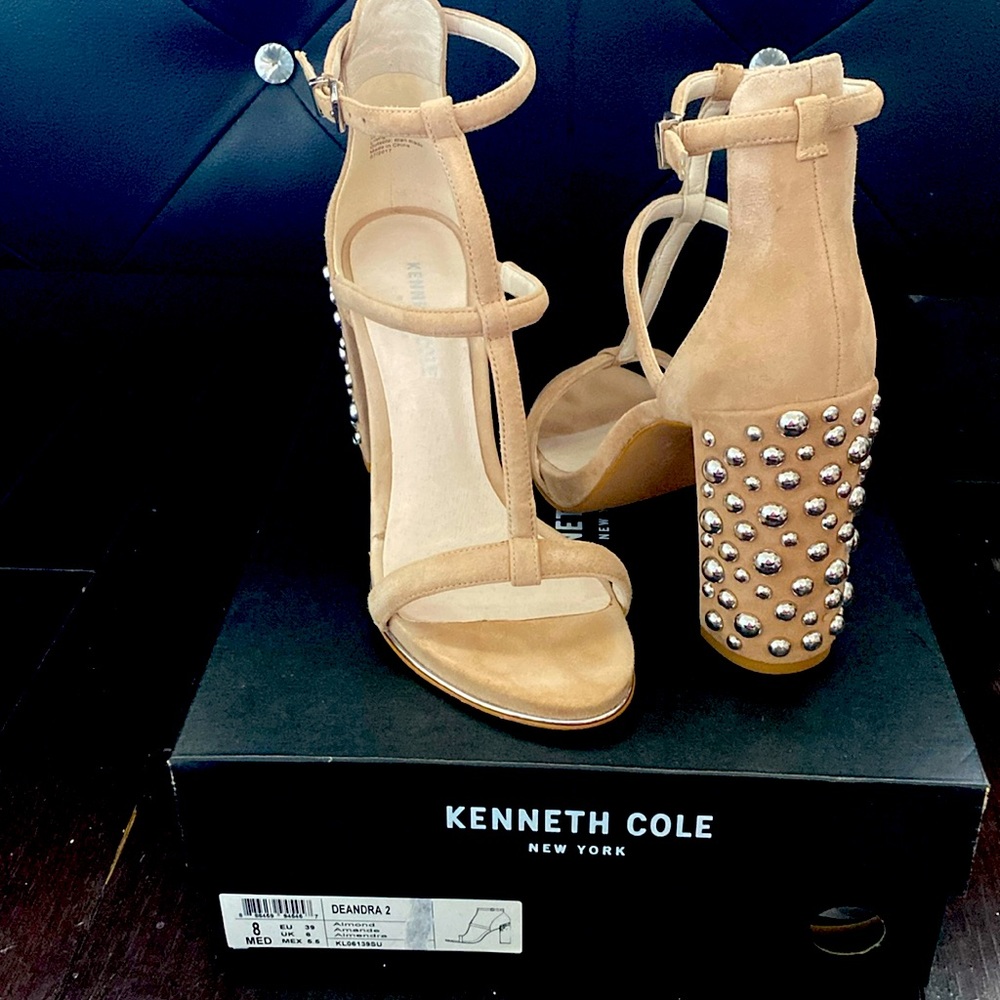 Kenneth Cole Deandra 2 Suade Heels